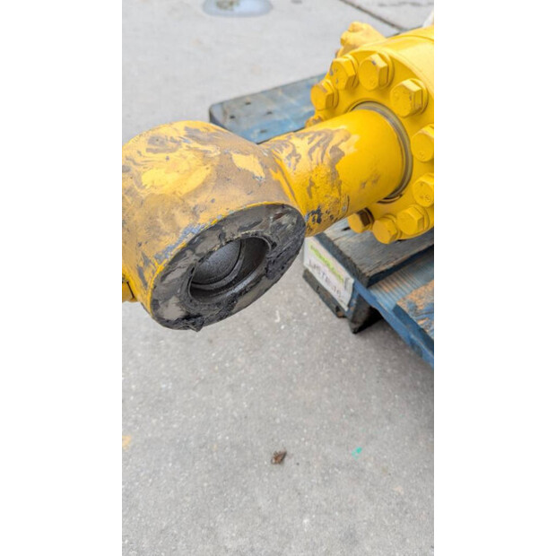 2022 Komatsu PC210LC-10-42725729
