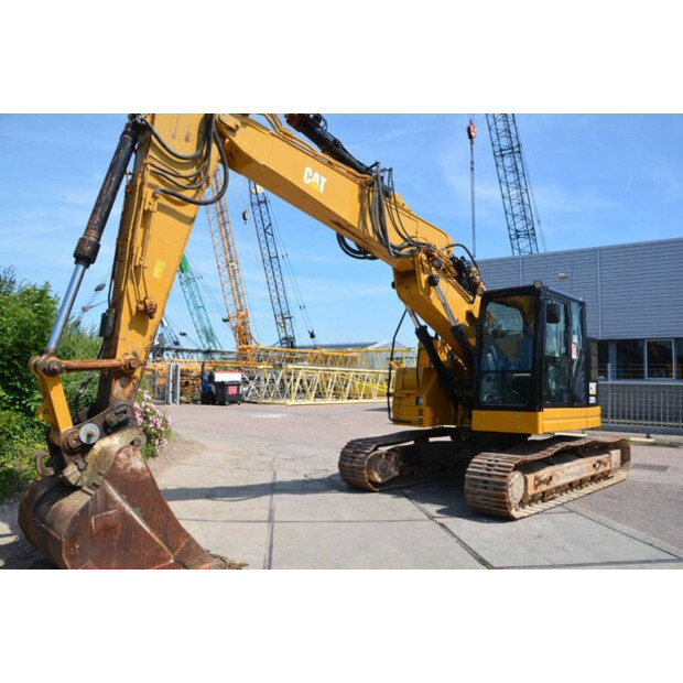 2016 Caterpillar 325FLCR-42725888