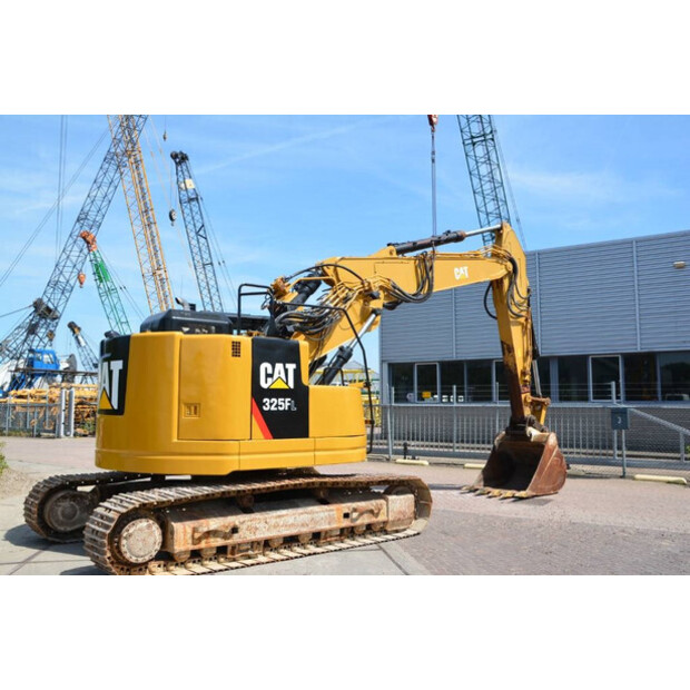 2016 Caterpillar 325FLCR-42725902