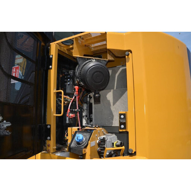 2016 Caterpillar 325FLCR-42725922