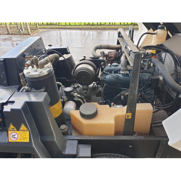 2014 Kaeser M 31 PE-42727110