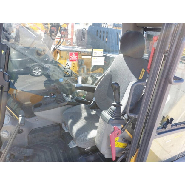 2017 Volvo ECR235EL-42727386