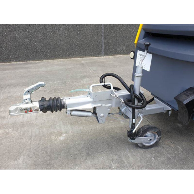 2016 Atlas-Copco XAS68-42727554