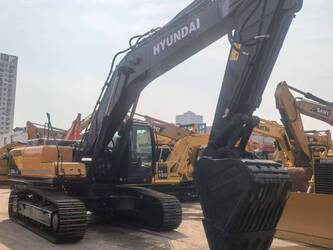 صورة ل حفارات مجنزرة 2023 هيونداي 330LC-9