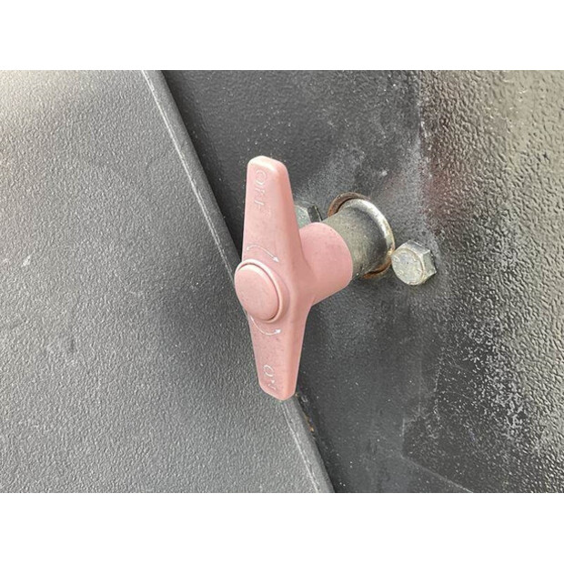 2012 دووسان 7/51-42728753