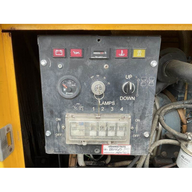 2011 Tower LIGHT VT 1 FHJM-42730100