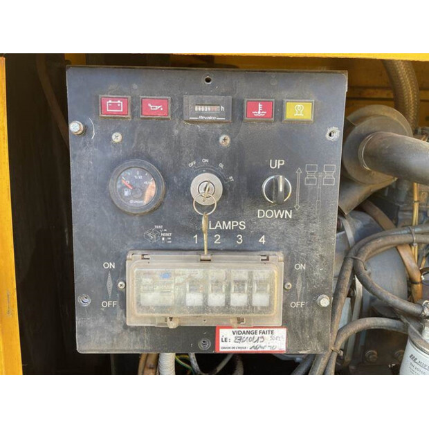 2011 Tower LIGHT VT 1 FHJM-42730109