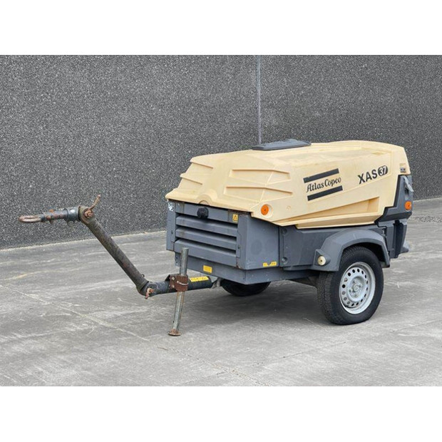 2011 Atlas-Copco XAS 37-42730307