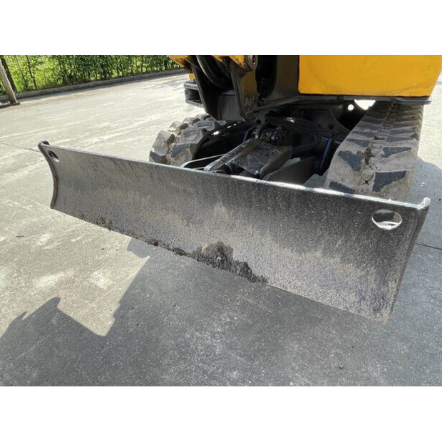 2019 JCB 15C-1-42730400