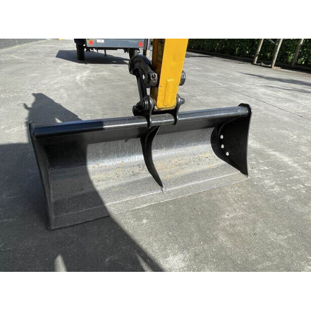 2019 JCB 15C-1-42730401