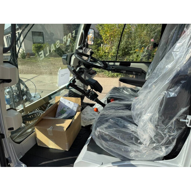2023 بوشر CityCat V20-42732601