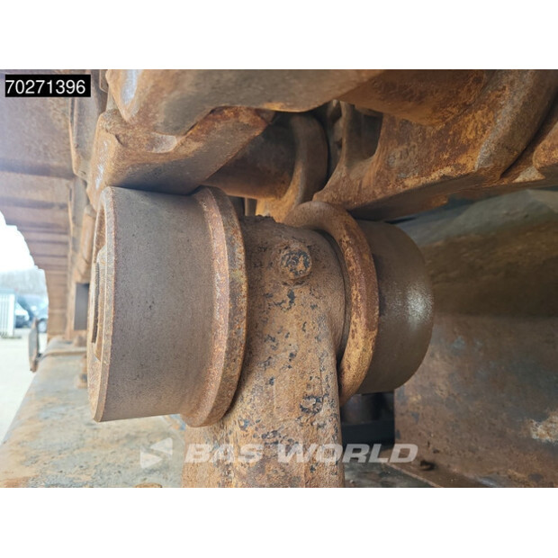 2018 Komatsu PC700 LC -11-42733136
