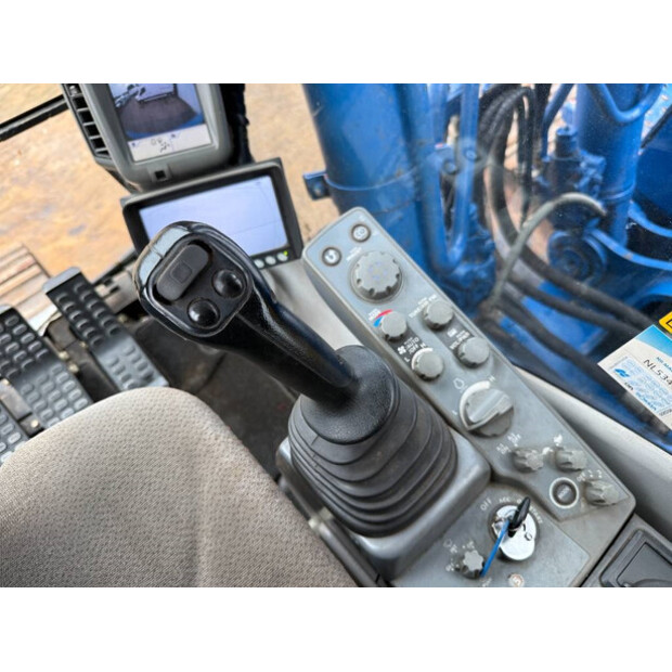 2016 Hitachi ZX250LC-6-42733190