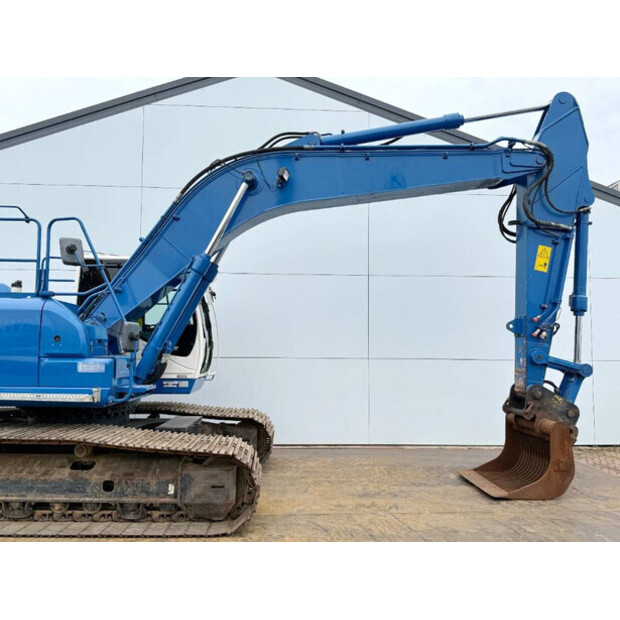2016 Hitachi ZX250LC-6-42733193