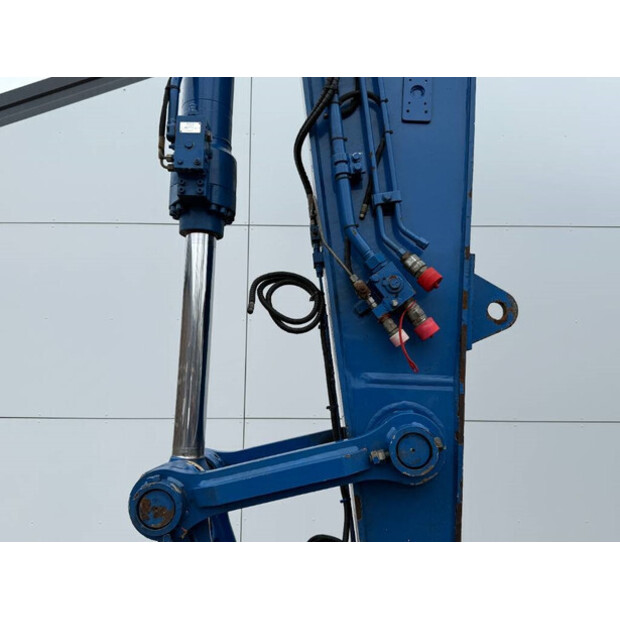 2016 Hitachi ZX250LC-6-42733208