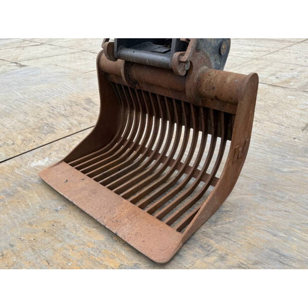 2016 Hitachi ZX250LC-6-42733216