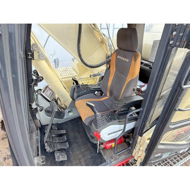 2015 Doosan DX300LC-5-42733280