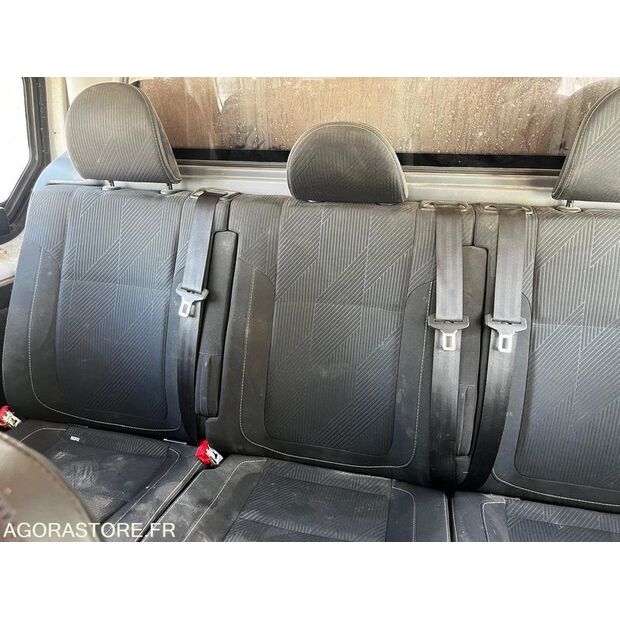 2019 Renault Trafic-42747578