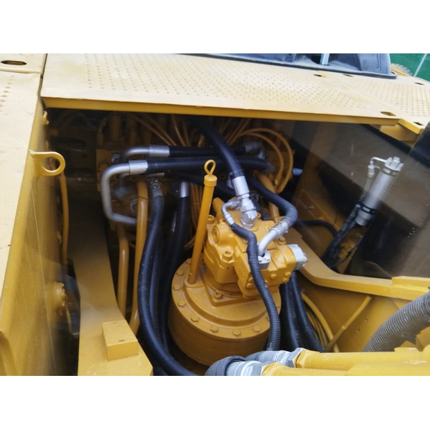 2023 Caterpillar 330D-42748417