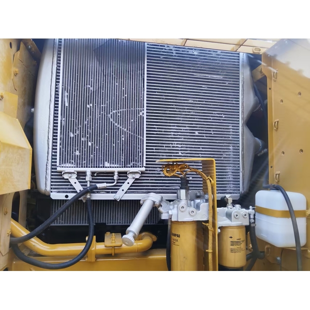2023 Caterpillar 330D-42748421