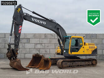 صورة ل حفارات مجنزرة 2006 فولفو EC210BLC