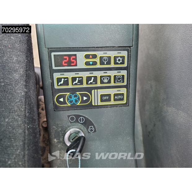 2006 Volvo EC210BLC-42749117
