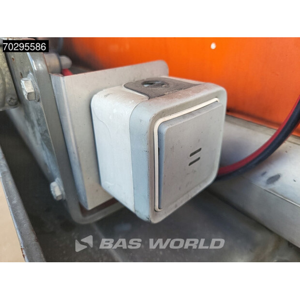 2014 Lamberet Carrier Vector 1550-42749428