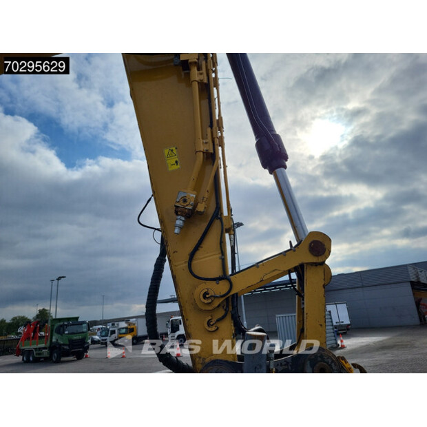 2017 Caterpillar 325FLCR-42750791
