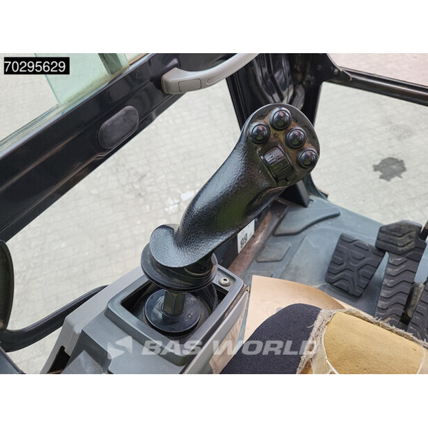 2017 Caterpillar 325FLCR-42750809