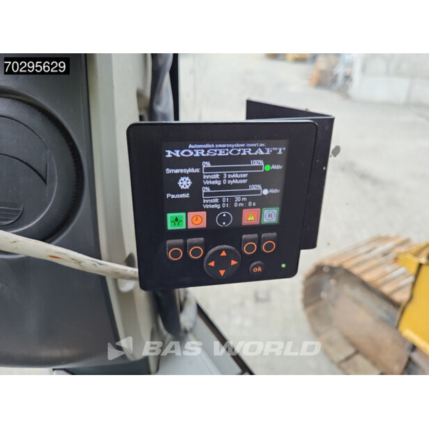 2017 Caterpillar 325FLCR-42750812
