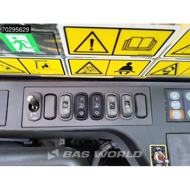 2017 Caterpillar 325FLCR-42750816