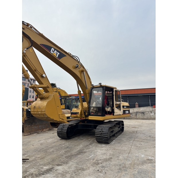 2023 كاتربيلر 320B-42751061