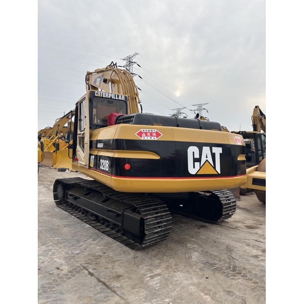 2023 كاتربيلر 320B-42751062