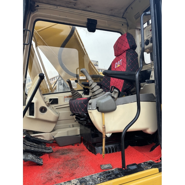 2023 كاتربيلر 320B-42751063