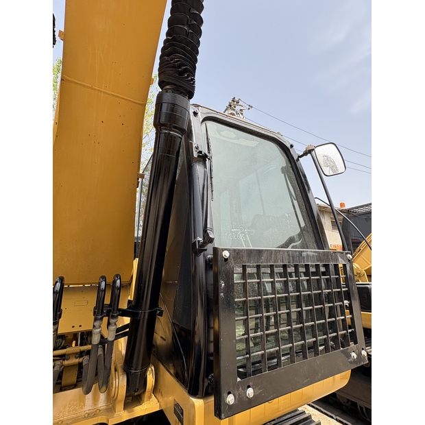2024 كاتربيلر 320D2-42751080