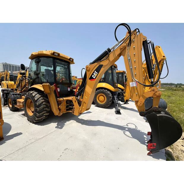 2024 كاتربيلر 420F-42751096