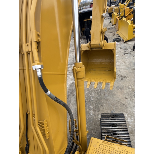 2023 Caterpillar 320B-42751108