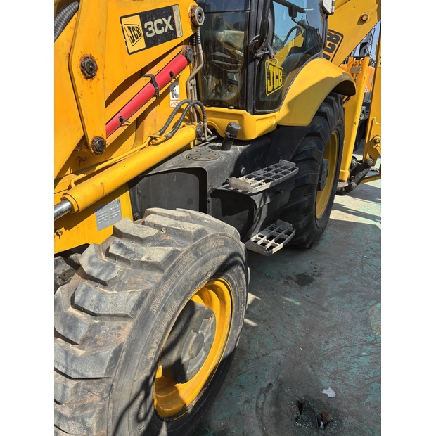 2022 JCB 3CX-42751113