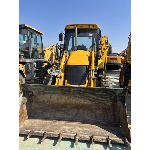 2022 JCB 3CX-42751118