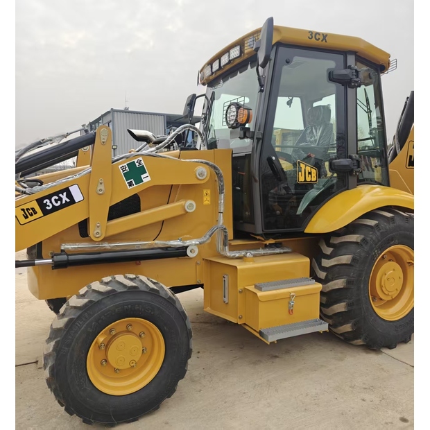 2025 JCB 3CX-42751124
