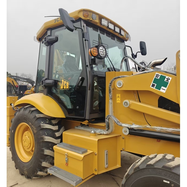 2025 JCB 3CX-42751128