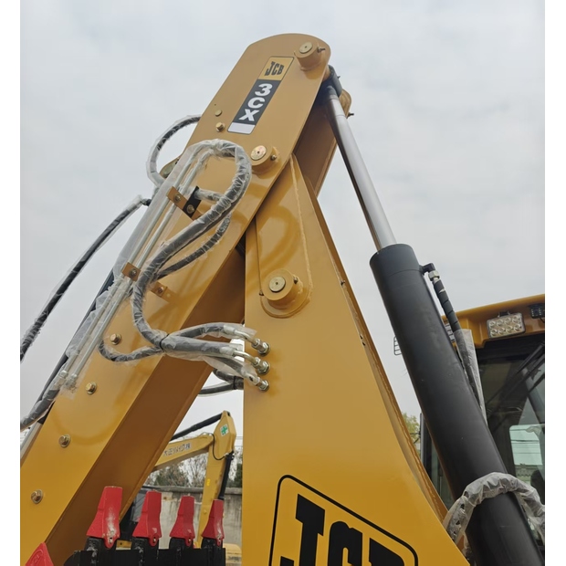 2025 JCB 3CX-42751131