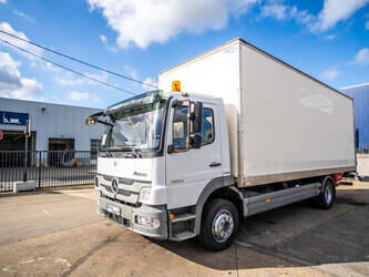 صورة ل شاحنات صندوقية 2013 مرسيدس بنز ATEGO 1222