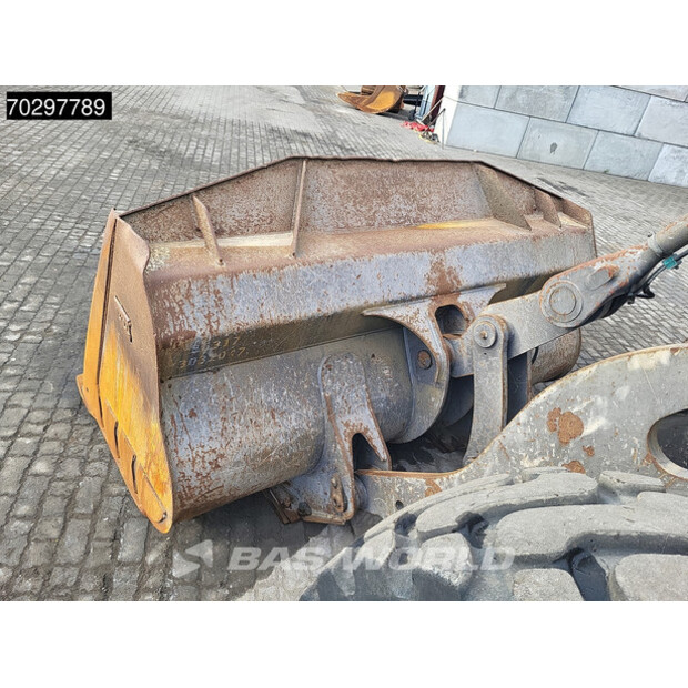 2018 فولفو L90H-42756529