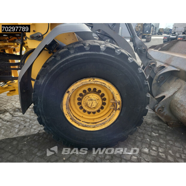 2018 فولفو L90H-42756547