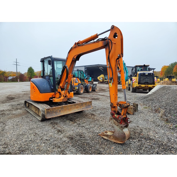 2000 كوماتسو PC35-8-42769286