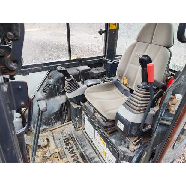 2000 كوماتسو PC35-8-42769291