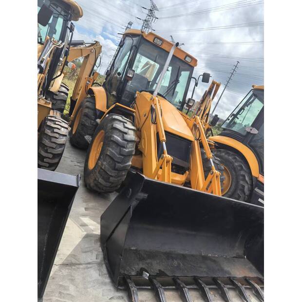 2023 JCB 4CX-42775000