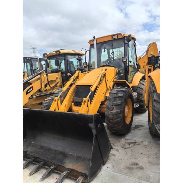 2023 JCB 4CX-42775001