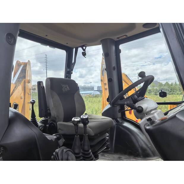 2023 JCB 4CX-42775002